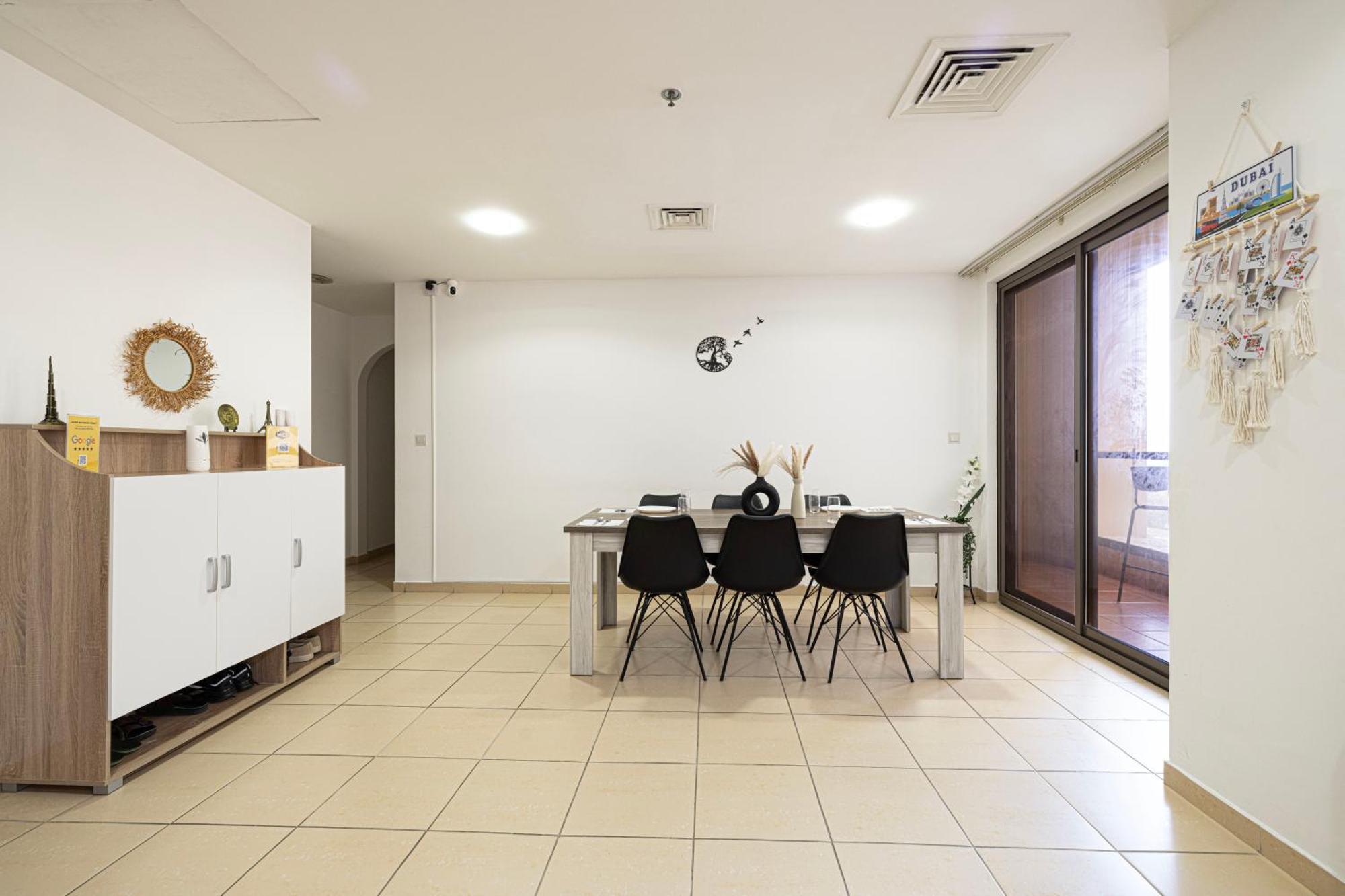 Moonlight Hostel Jbr - 2Min Walk To Jbr Beach - Gym - 2Min Metro Station - Poll ドバイ エクステリア 写真